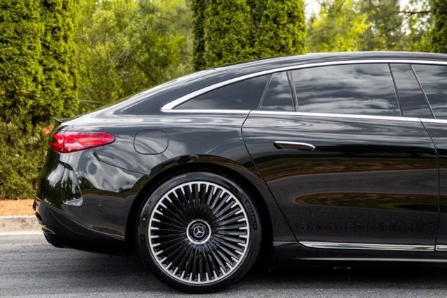 Used 2023 Mercedes-Benz EQS AMG 4MATIC w/ Trim Level Package image 13