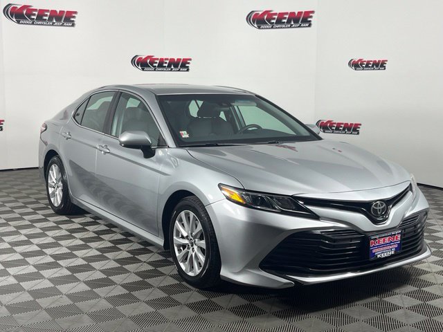 Used 2018 Toyota Camry LE FWD image 2