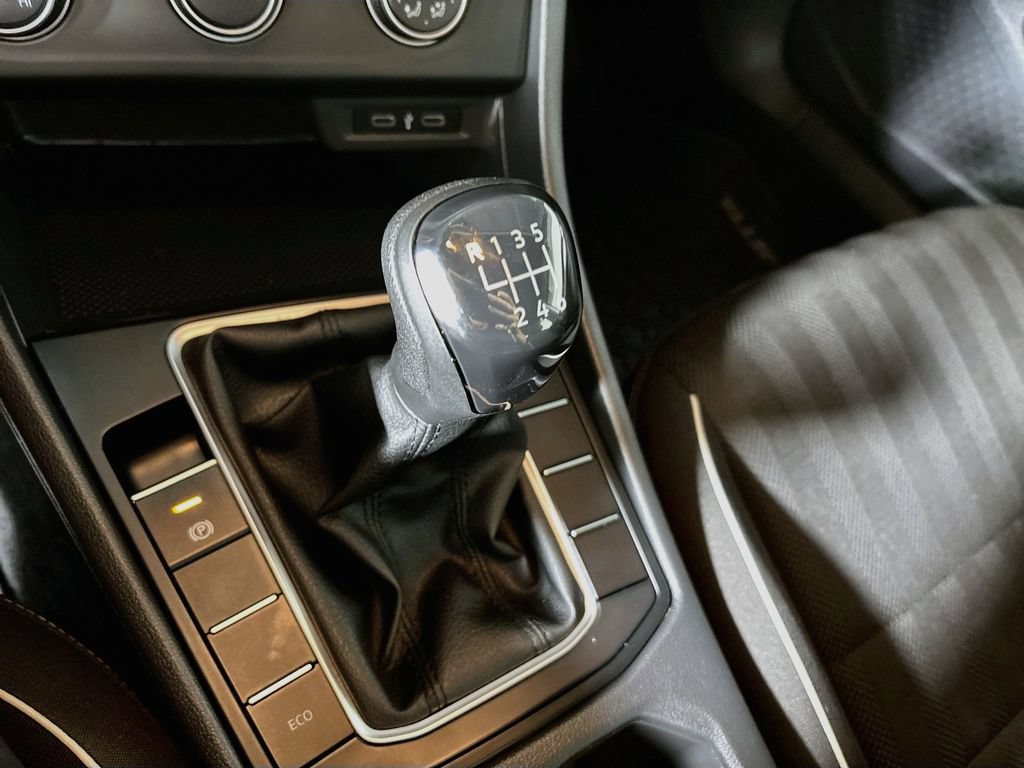 Certified 2023 Volkswagen Jetta Sport FWD image 18