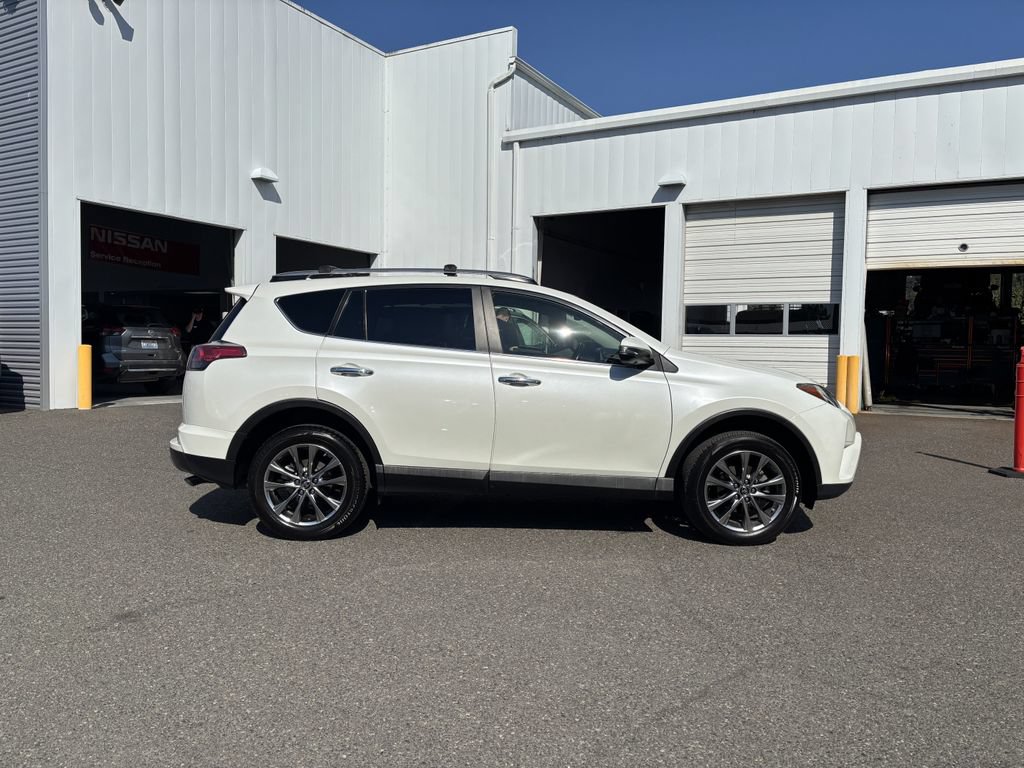 Used 2018 Toyota RAV4 Limited w/ Advanced Technology Package FWD image 8