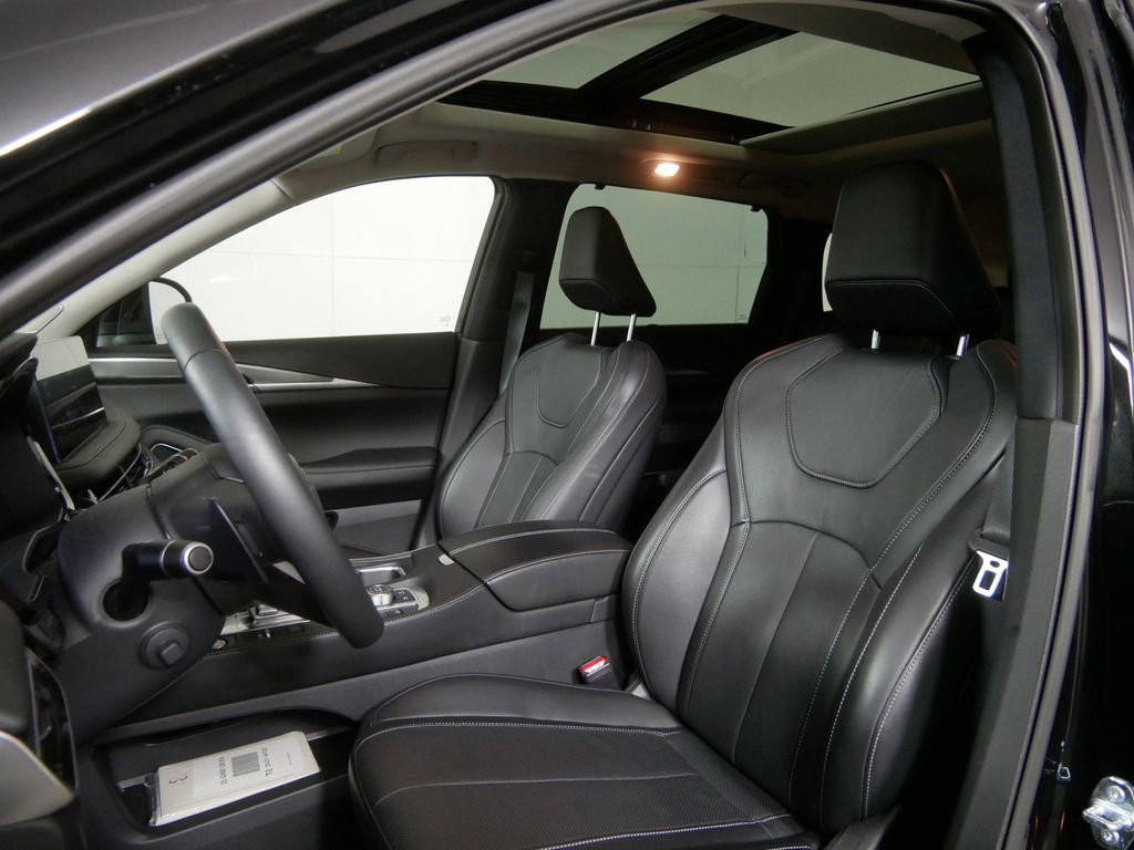 Used 2025 INFINITI QX60 Luxe image 11