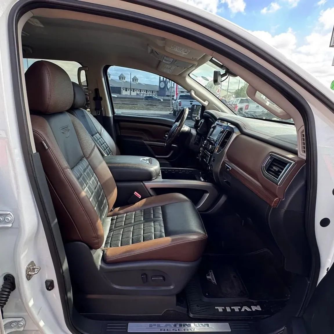 Used 2018 Nissan Titan Platinum Reserve w/ Platinum Utility Package image 15
