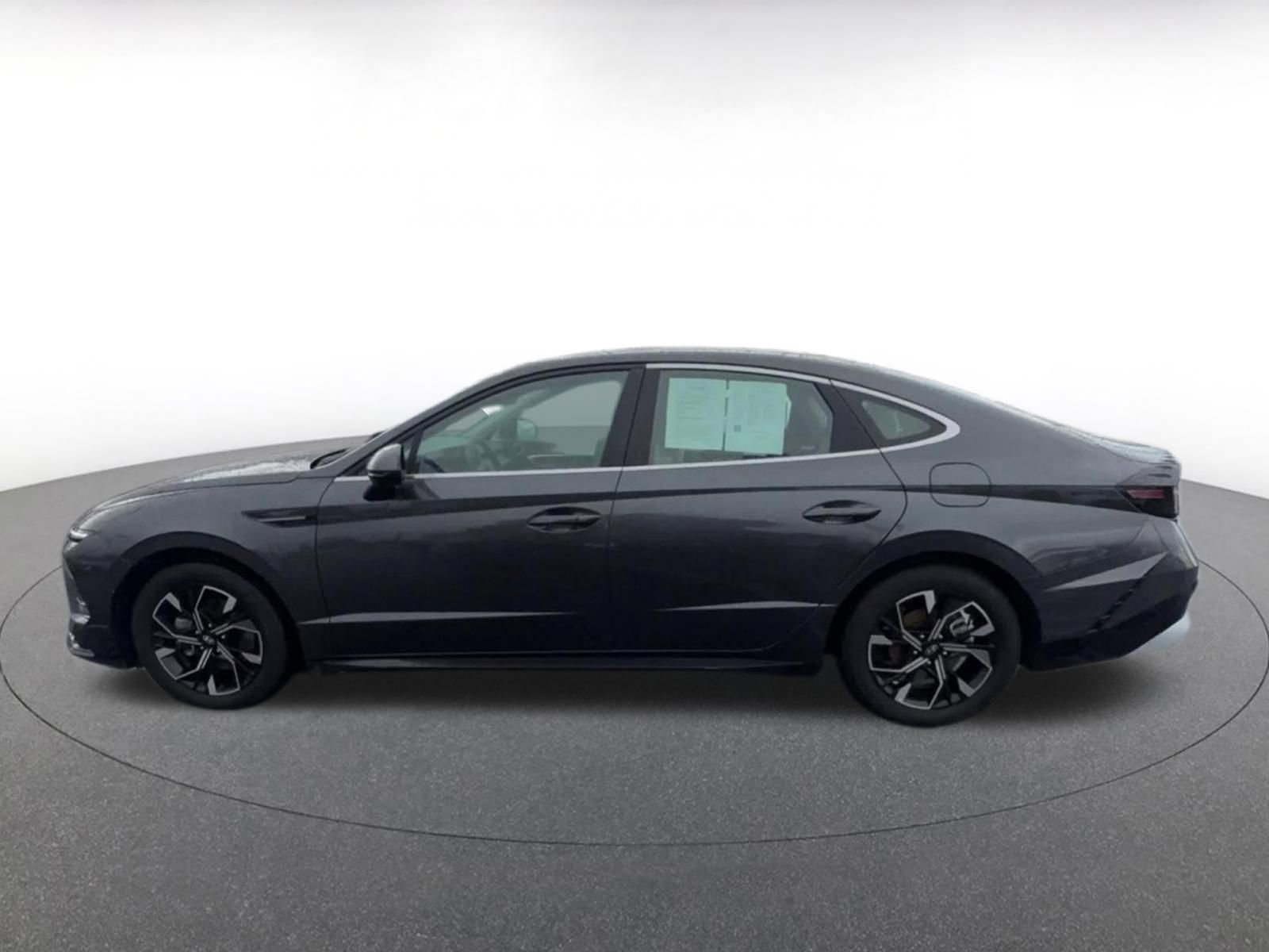 Used 2025 Hyundai Sonata SEL FWD image 9