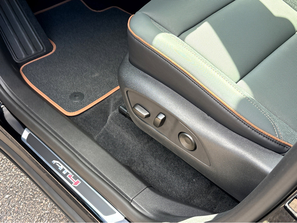 New 2026 GMC Acadia AT4 w/ Super Cruise Package image 21
