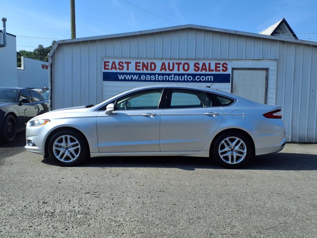 Used 2014 Ford Fusion SE w/ Equipment Group 202A image 2
