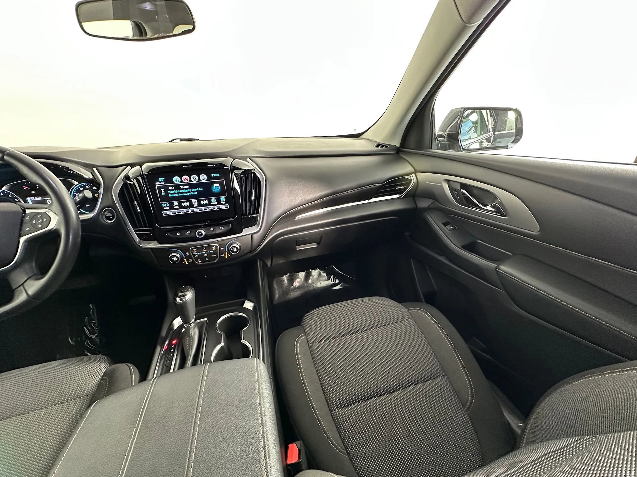 Used 2018 Chevrolet Traverse LT image 33