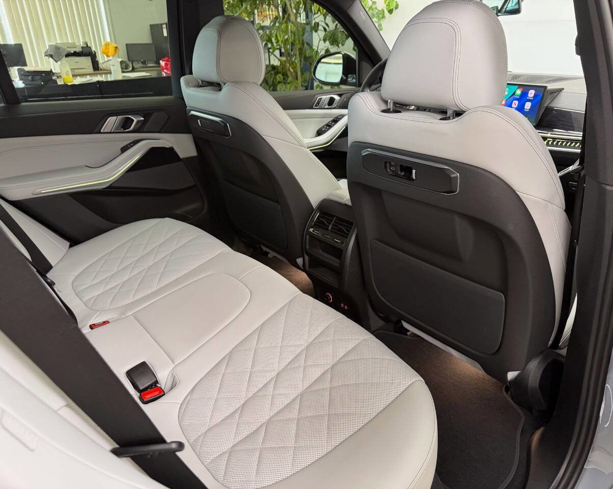 Used 2025 BMW X5 xDrive40i w/ M Sport Package image 64