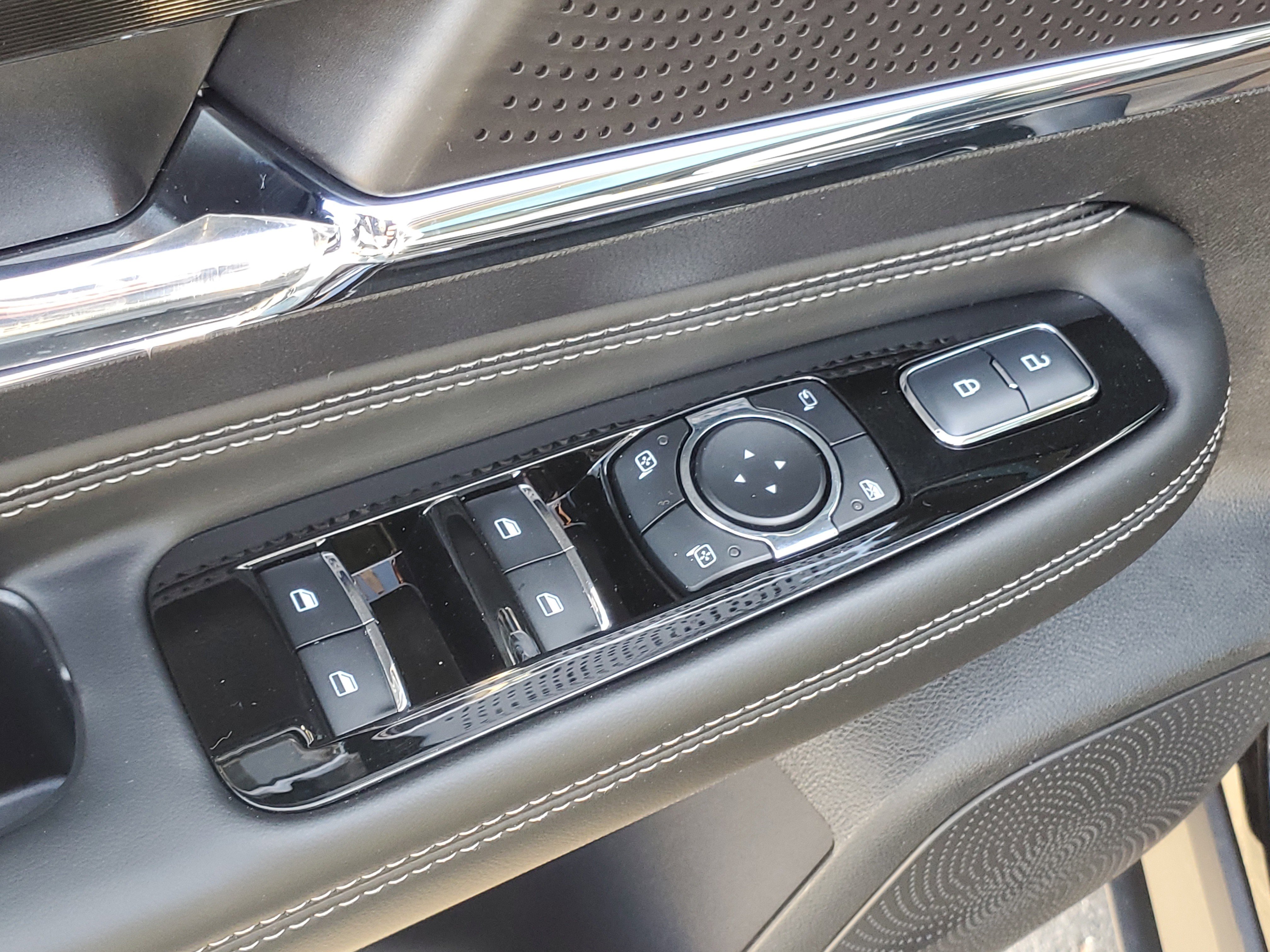 New 2026 Lincoln Corsair Premiere image 10