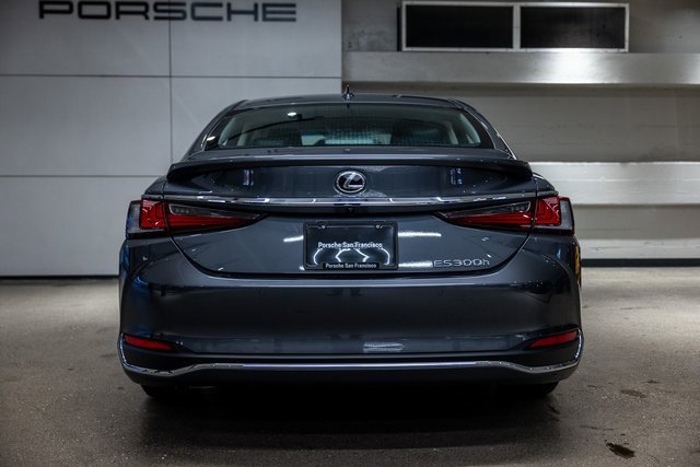 Used 2025 Lexus ES 300h w/ Premium Package image 18