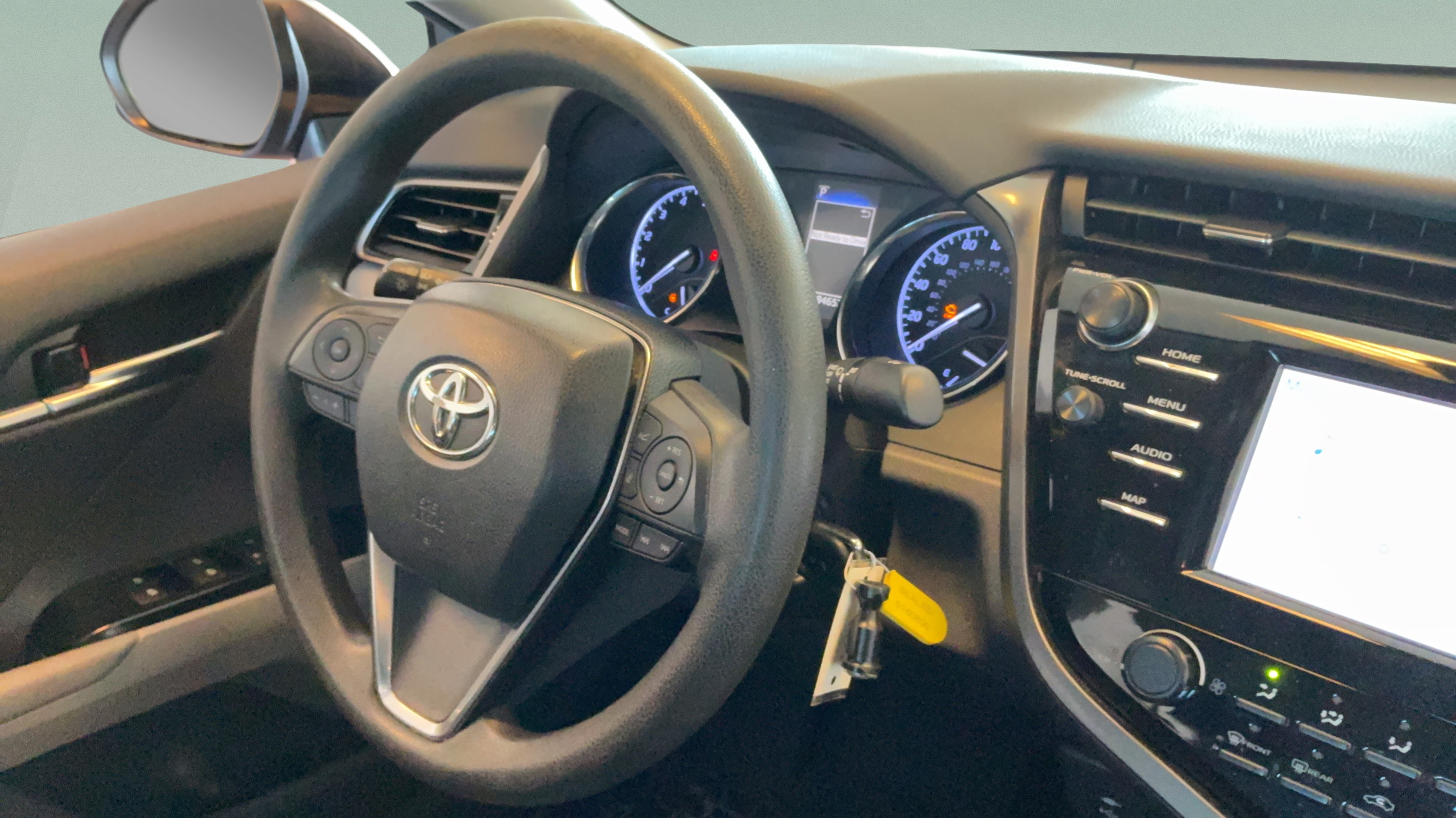 Used 2019 Toyota Camry LE FWD image 37