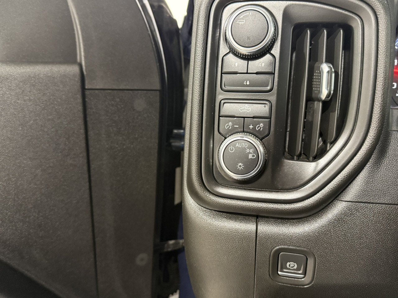 Used 2022 GMC Sierra 2500 Pro w/ Convenience Package image 21