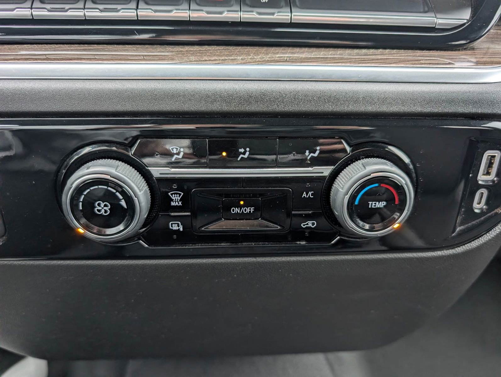 Used 2024 Chevrolet Silverado 2500 LT image 18