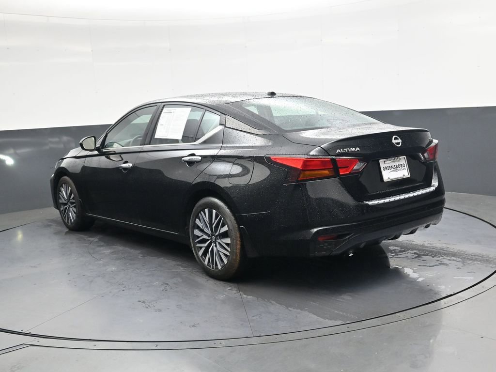 Used 2023 Nissan Altima 2.5 SV FWD image 5