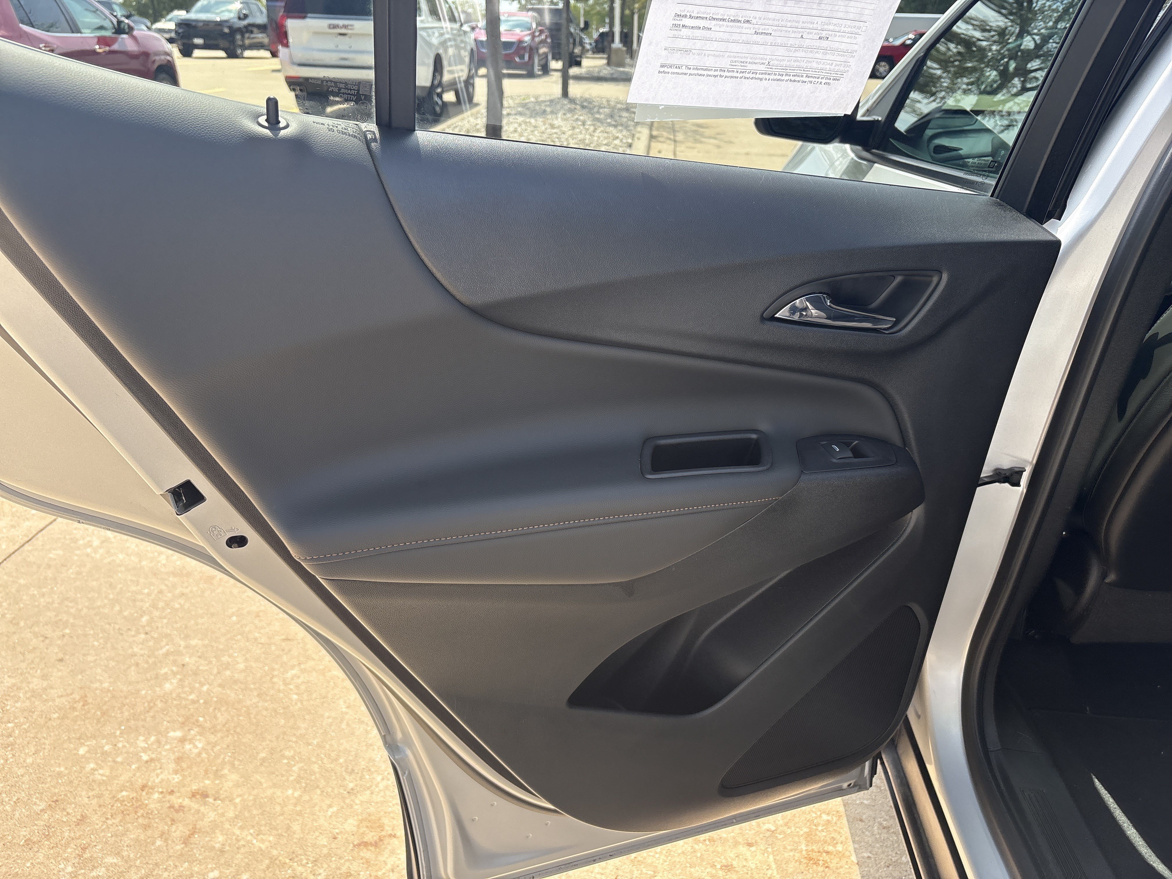 Used 2021 Chevrolet Equinox Premier w/ Redline Edition FWD image 12