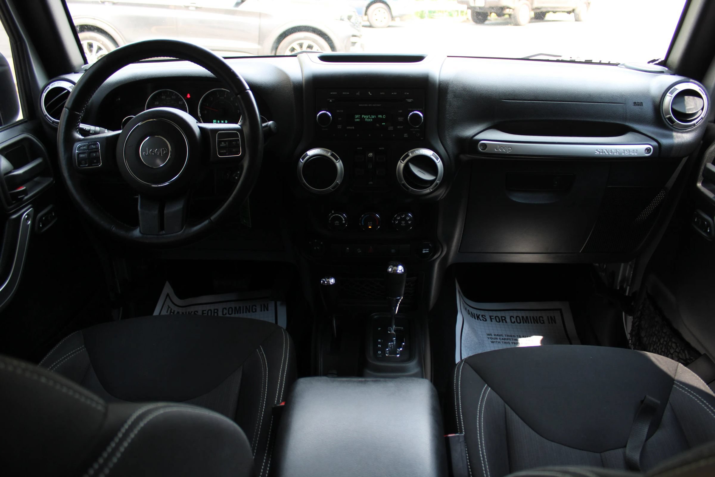 Used 2015 Jeep Wrangler Unlimited Sahara w/ Connectivity Group AWD/4WD image 11