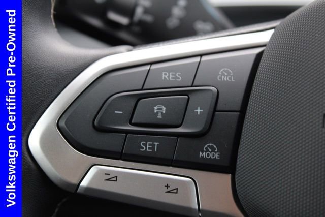 Used 2025 Volkswagen Tiguan SE image 29