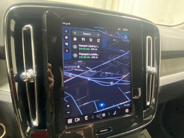 Certified 2025 Volvo XC40 B5 Core image 19