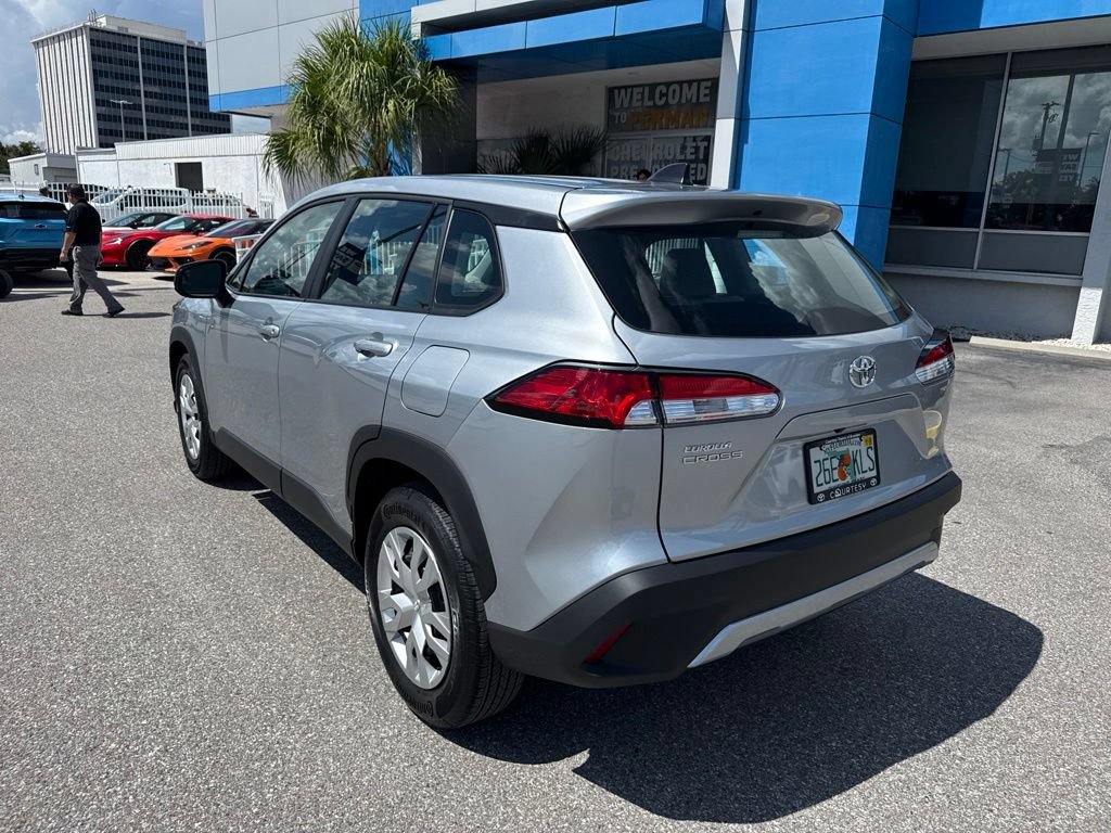 Used 2025 Toyota Corolla Cross L FWD image 7