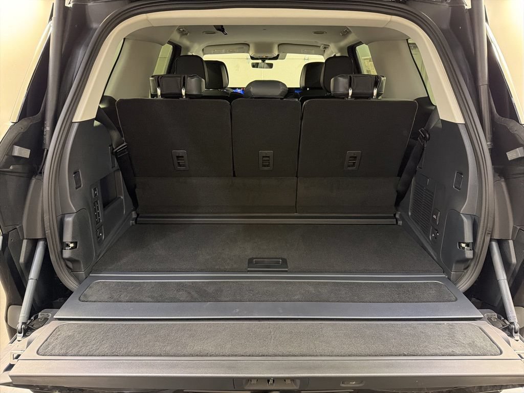 New 2026 Lincoln Navigator Premiere AWD/4WD image 39