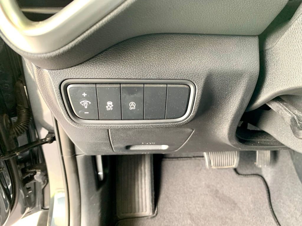 Used 2025 Kia Soul LX FWD image 26