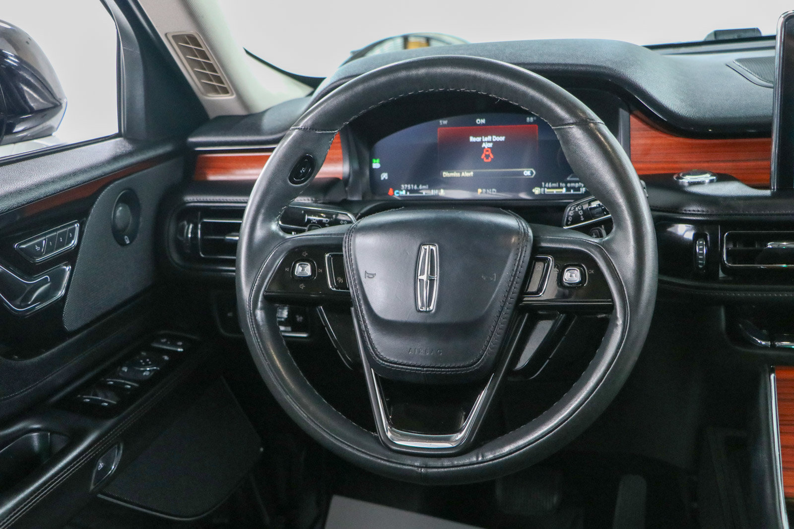 Used 2024 Lincoln Aviator Reserve w/ Jet Package RWD image 12
