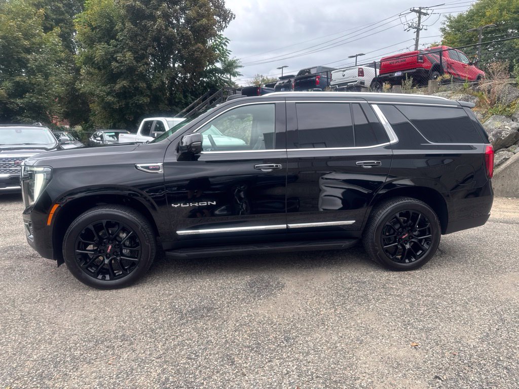 Used 2025 GMC Yukon Elevation AWD/4WD image 3