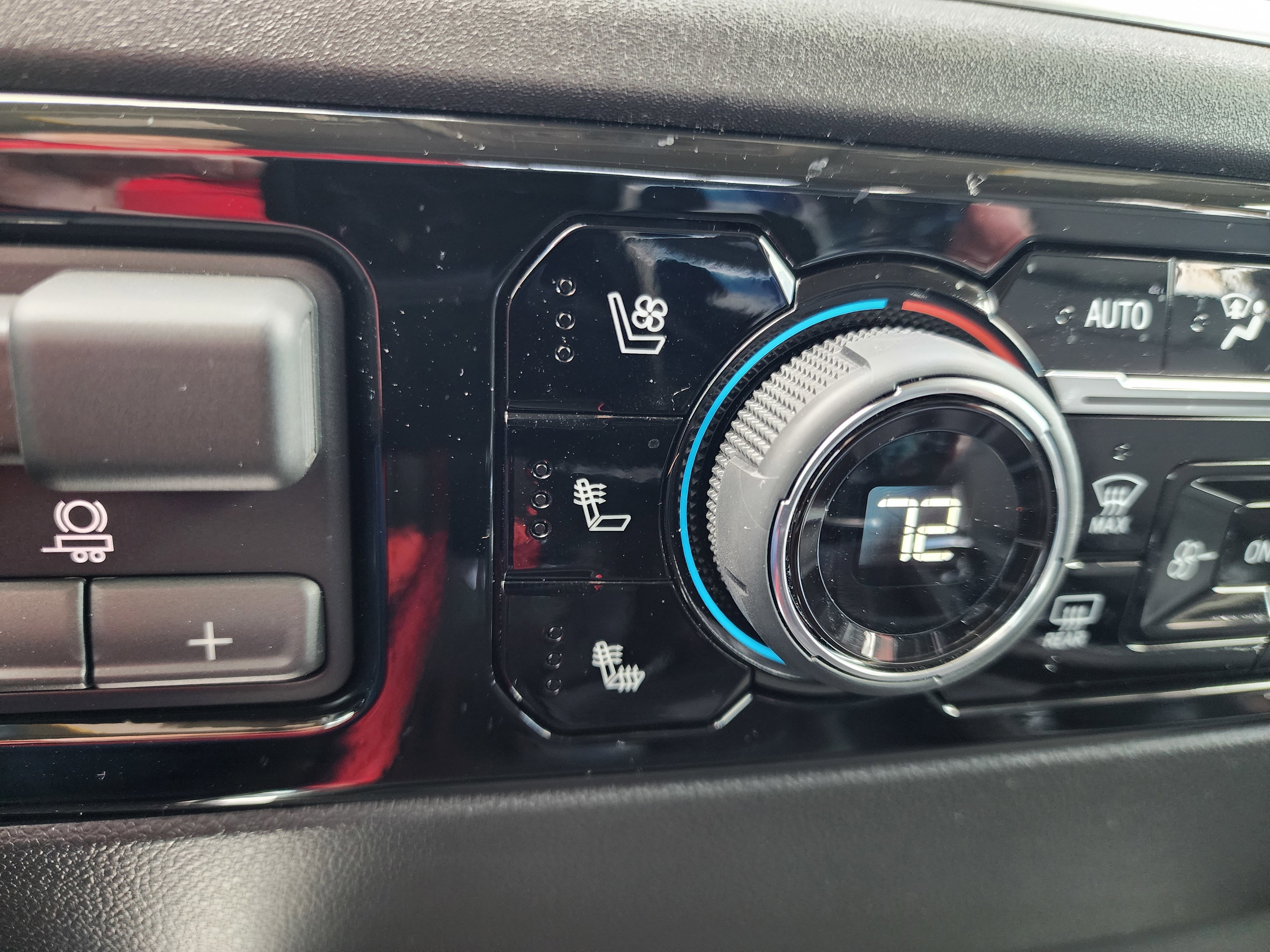 Used 2026 Chevrolet Silverado 1500 LTZ w/ LTZ Premium Package image 29