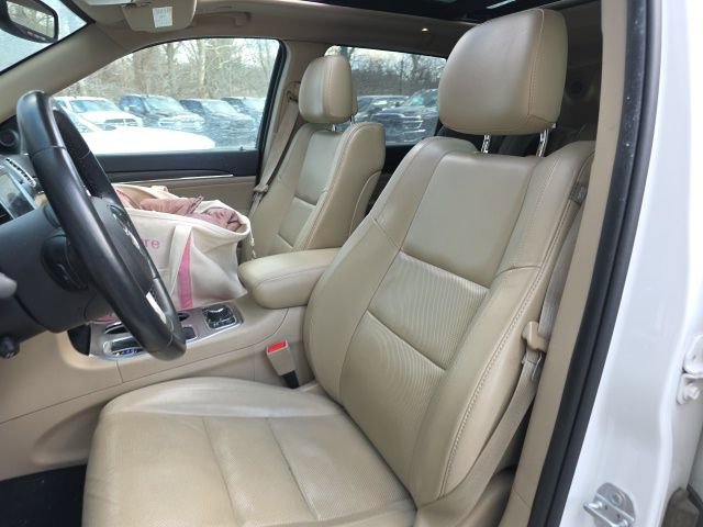 Used 2019 Jeep Grand Cherokee Limited w/ Luxury Group II image 3