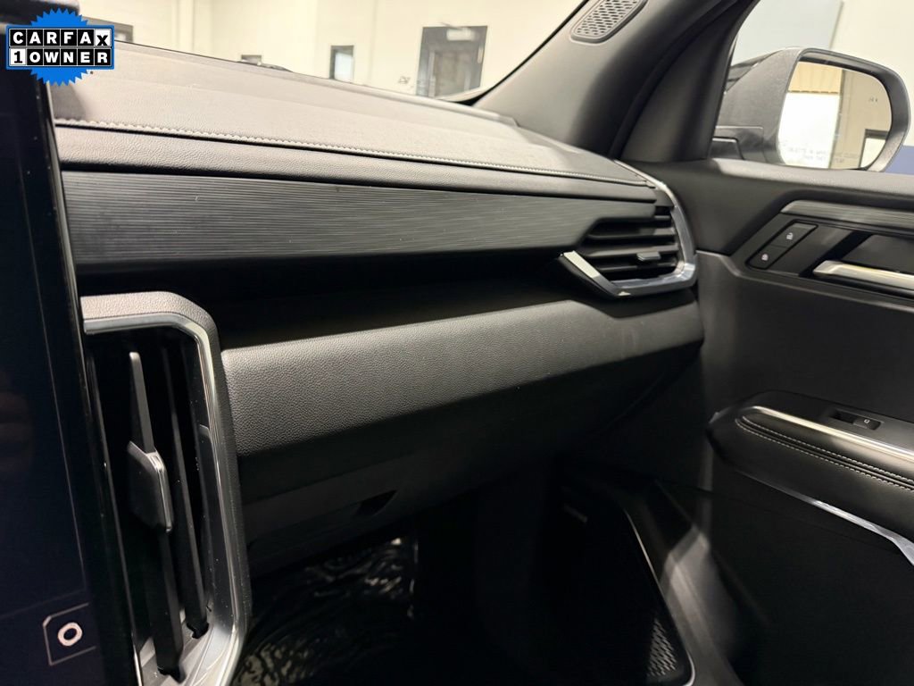 Used 2025 GMC Acadia Elevation image 25