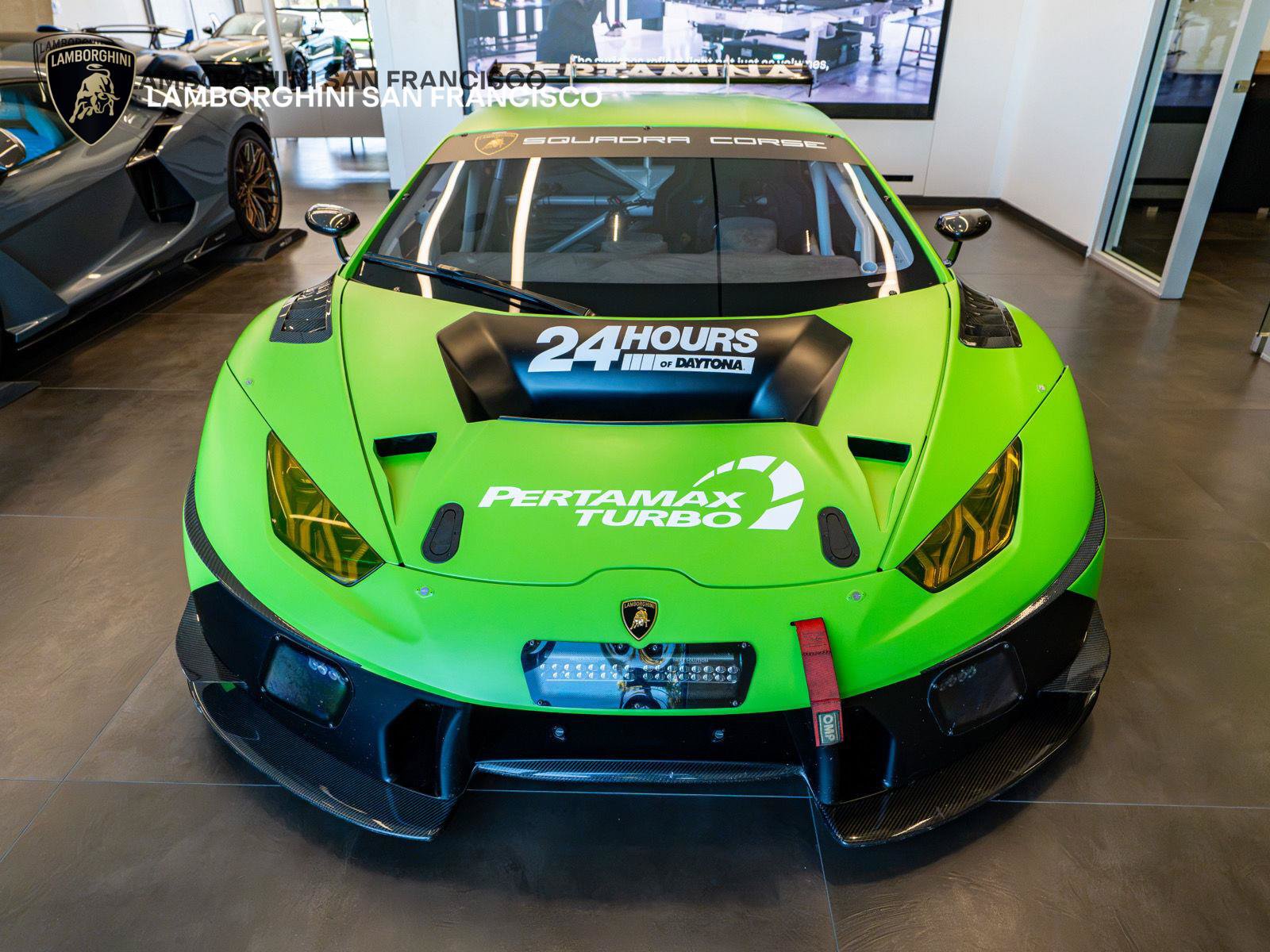 Used 2017 Lamborghini Huracan LP 610-4 AWD/4WD image 2
