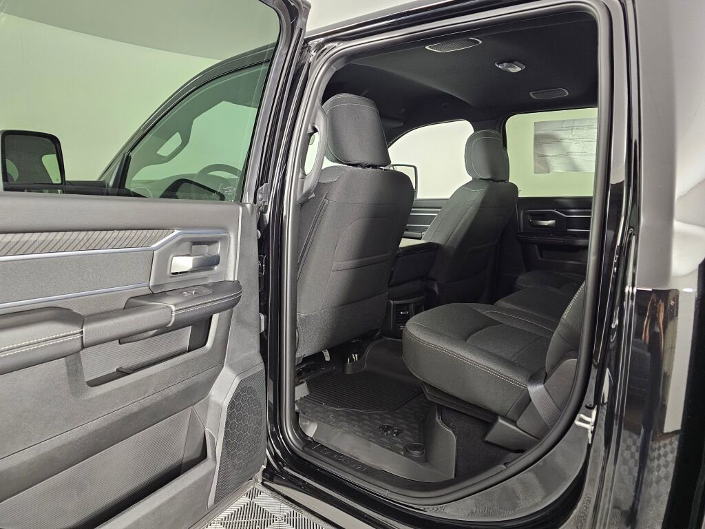 New 2026 RAM 2500 Big Horn AWD/4WD image 33