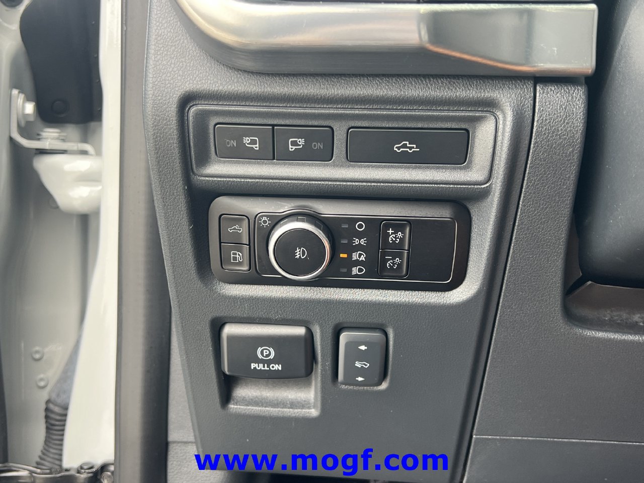 Used 2023 Ford F150 Lariat w/ Equipment Group 502A High AWD/4WD image 18