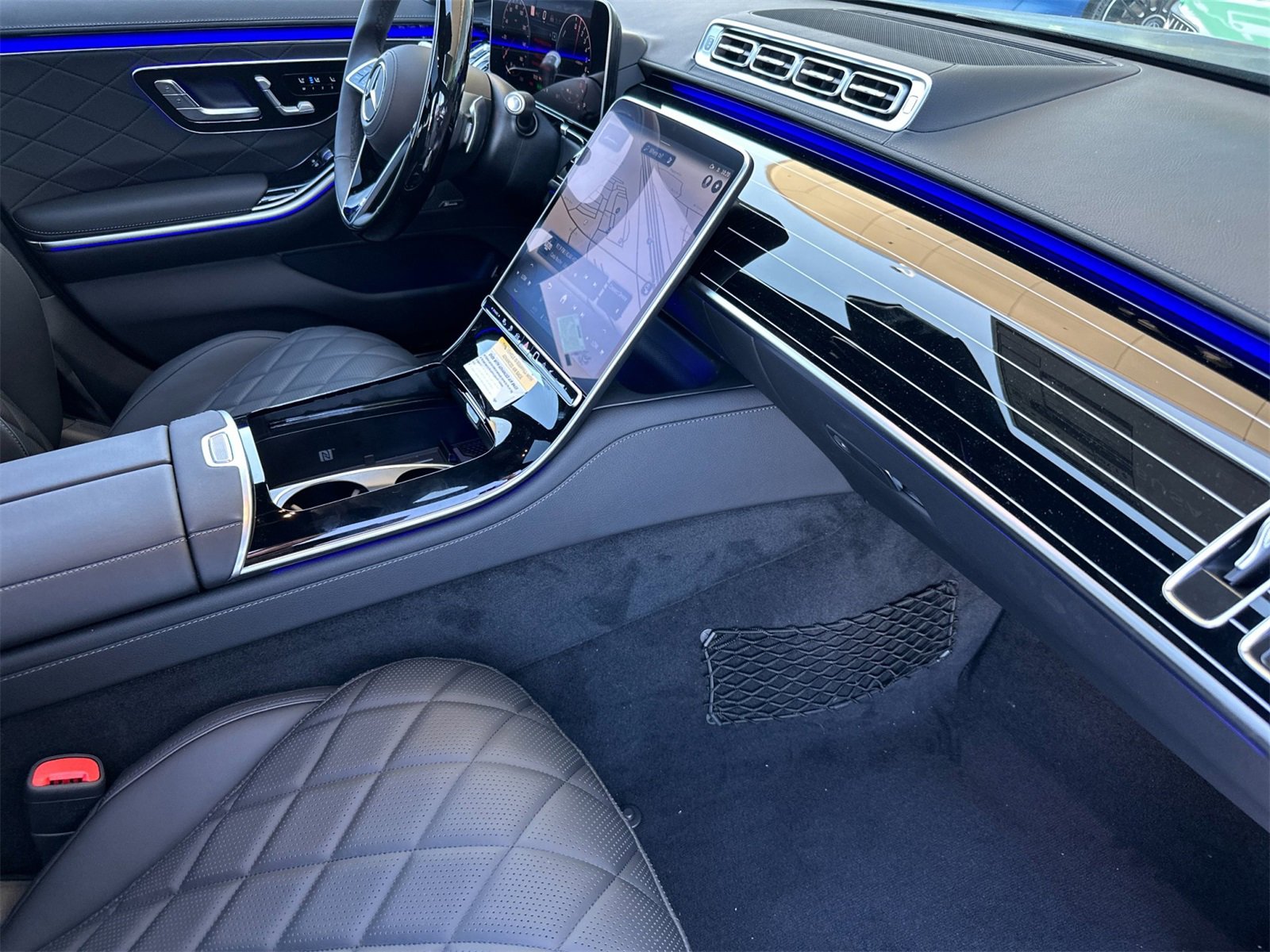 New 2026 Mercedes-Benz S 580e 4MATIC Sedan image 16