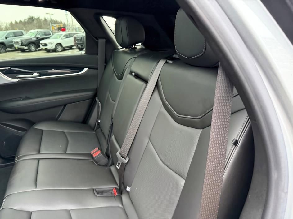 Used 2025 Cadillac XT5 Premium Luxury image 6