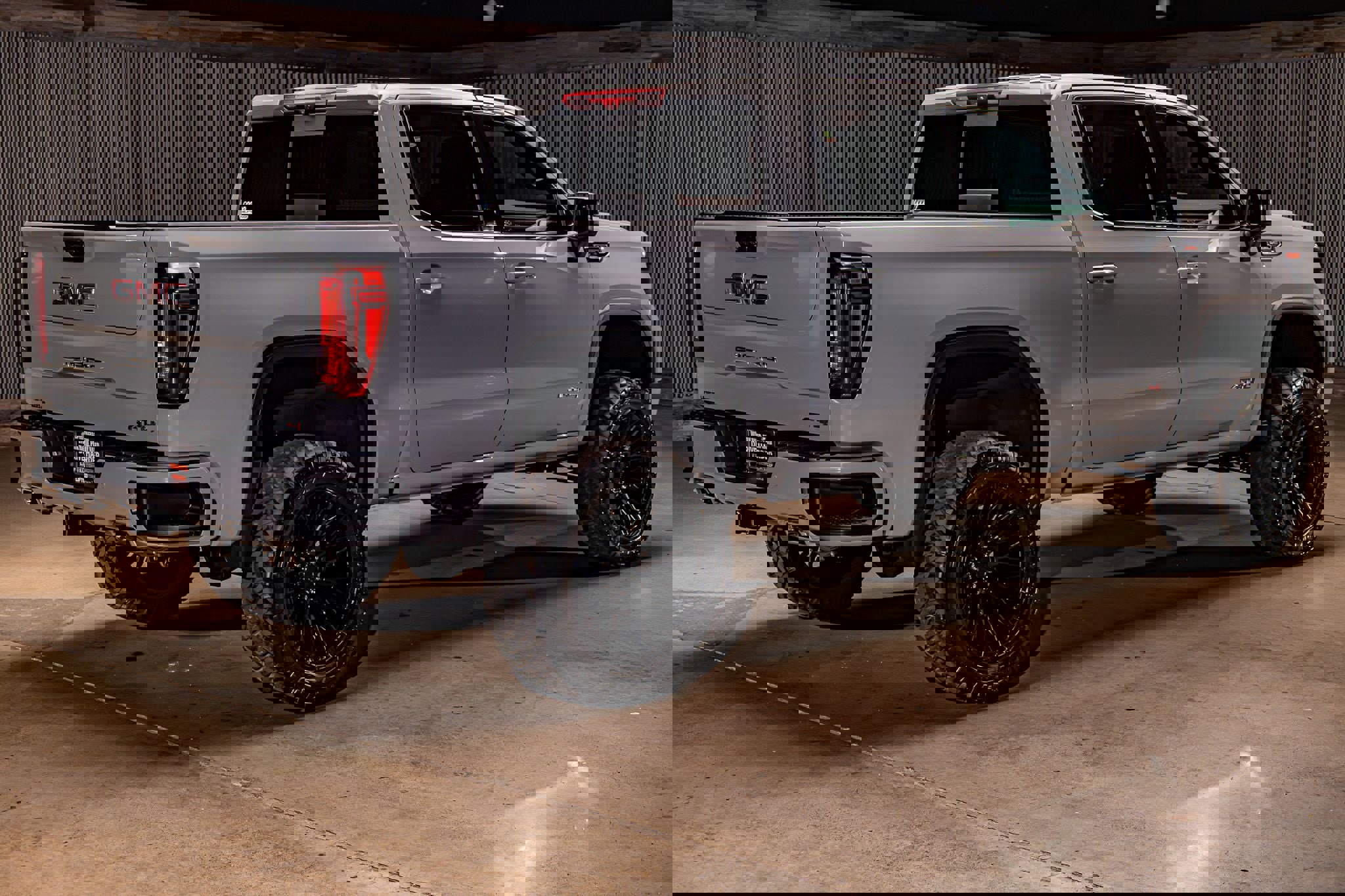 Used 2025 GMC Sierra 1500 AT4 w/ Technology Package image 10