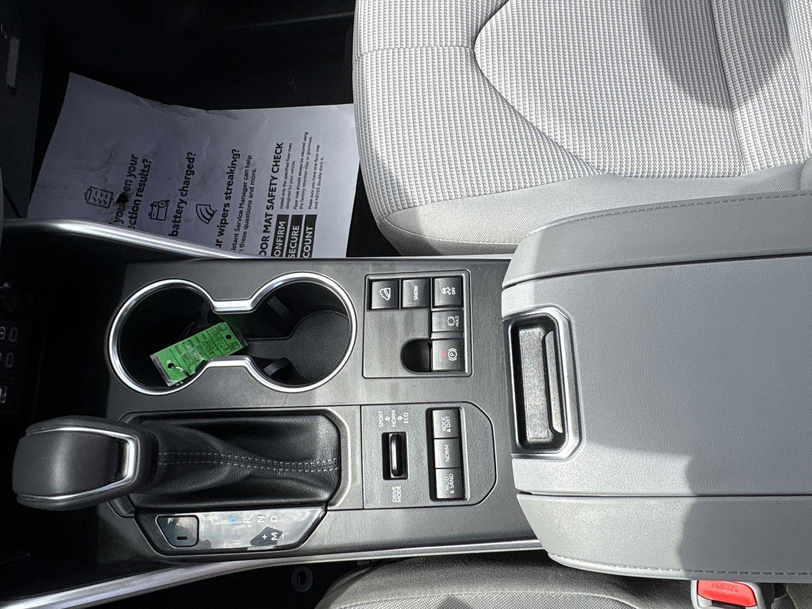 Used 2023 Toyota Highlander LE image 26