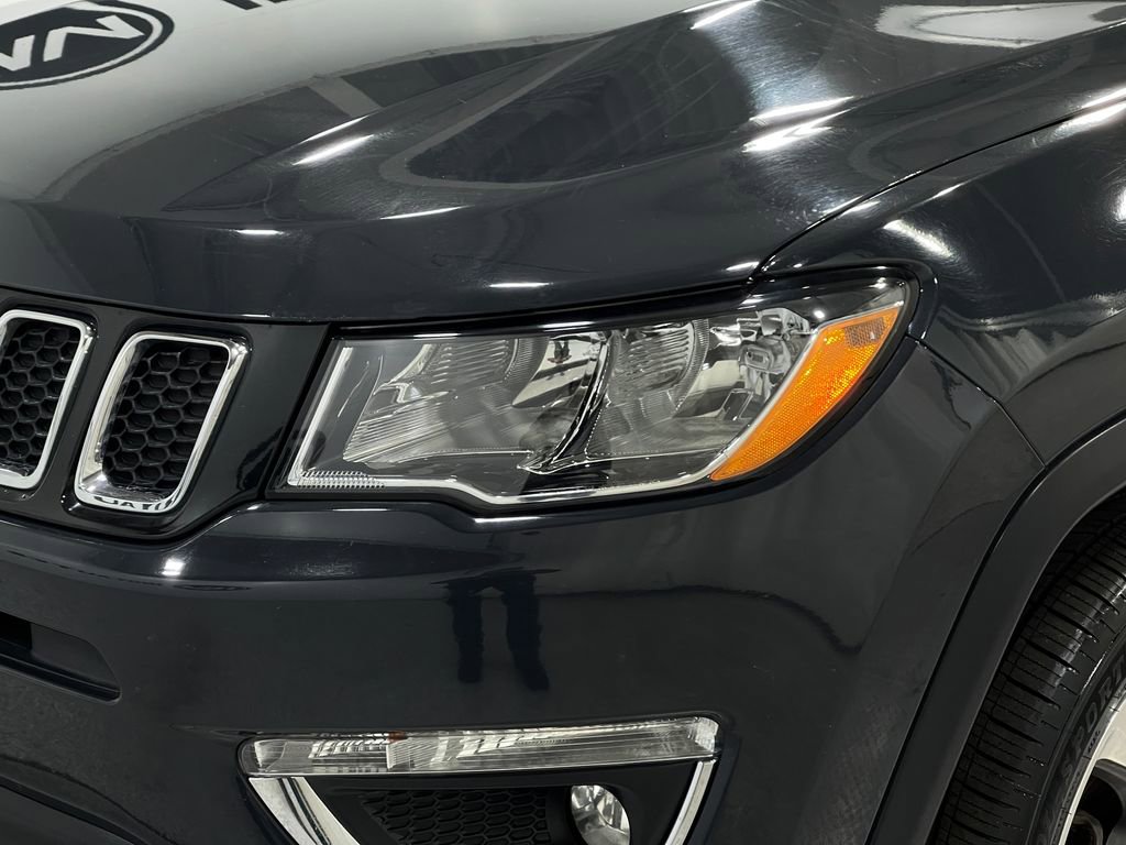 Used 2018 Jeep Compass Limited image 31