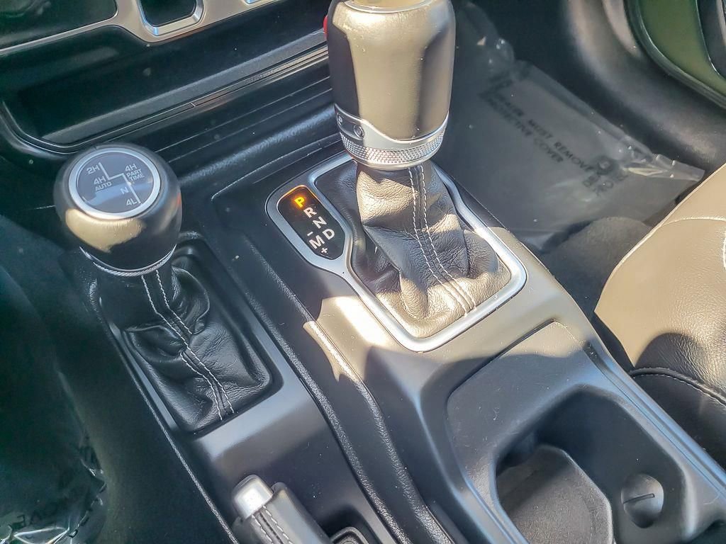 Used 2023 Jeep Wrangler Unlimited Sahara w/ Cold Weather Group image 18