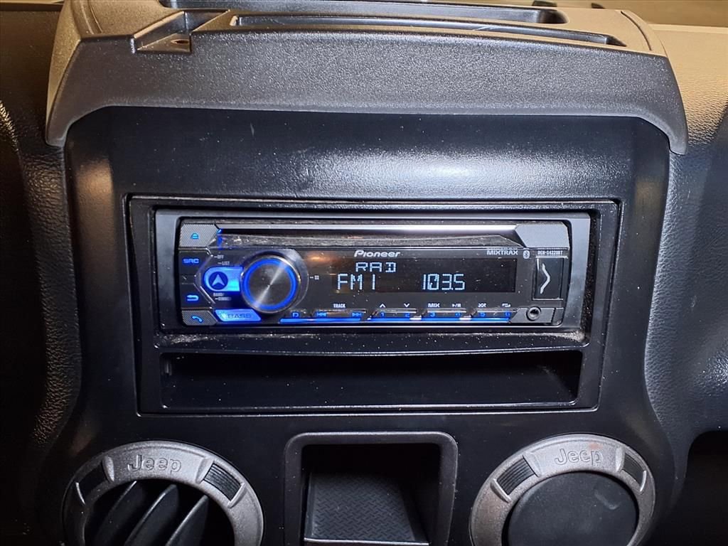 Used 2012 Jeep Wrangler Unlimited Sport w/ Connectivity Group image 4