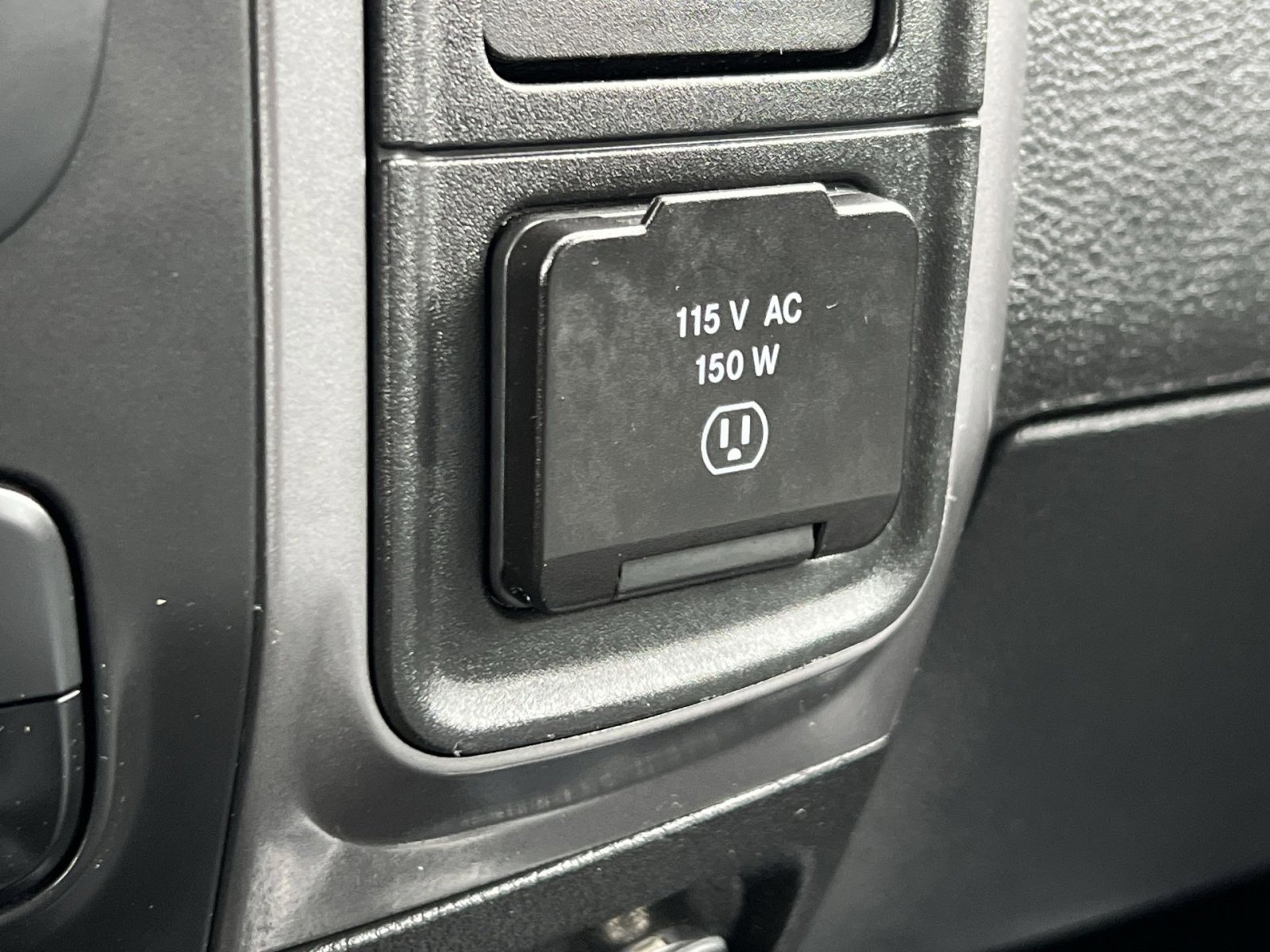 Used 2023 RAM 1500 Classic SLT image 36