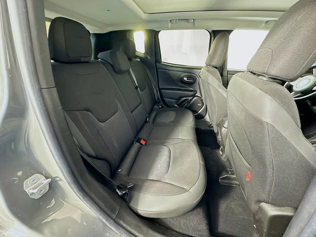 Used 2021 Jeep Renegade Trailhawk w/ Sun & Sound Group AWD/4WD image 27