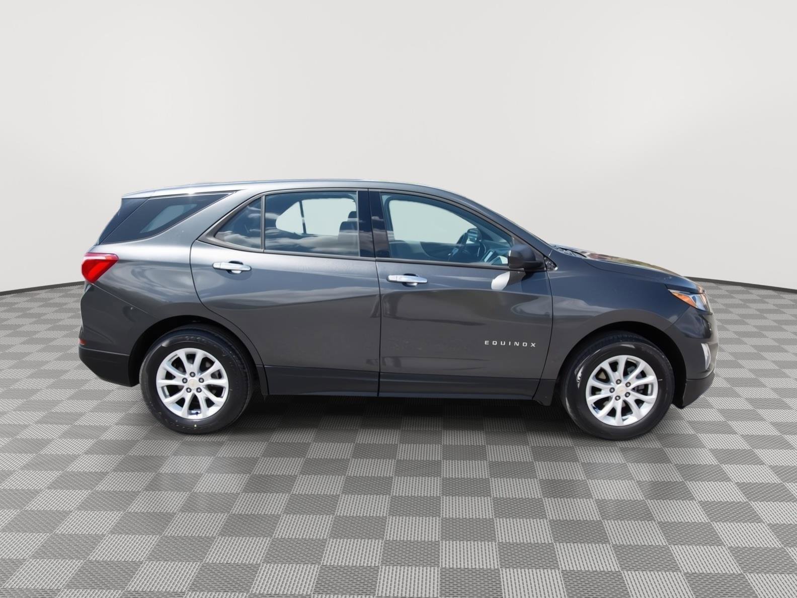 Used 2019 Chevrolet Equinox LS AWD/4WD image 4