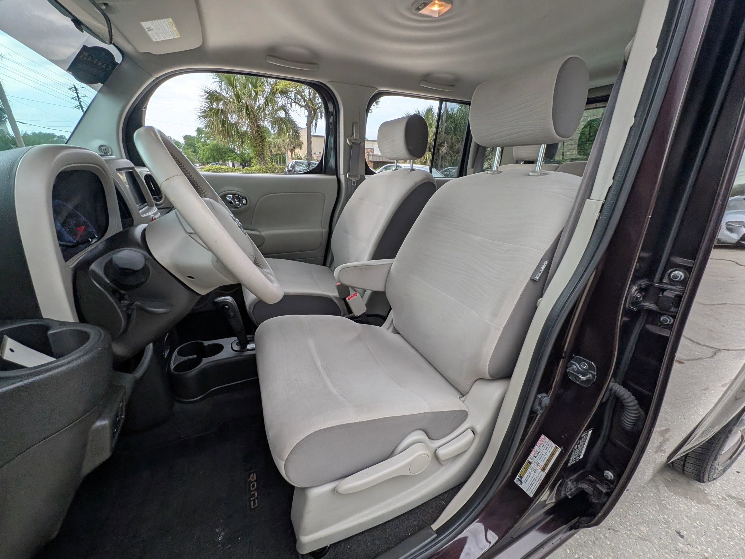 Used 2010 Nissan Cube 1.8 SL w/ SL Preferred Pkg FWD image 13