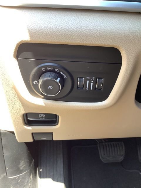 Certified 2023 Jeep Grand Cherokee Limited AWD/4WD image 28