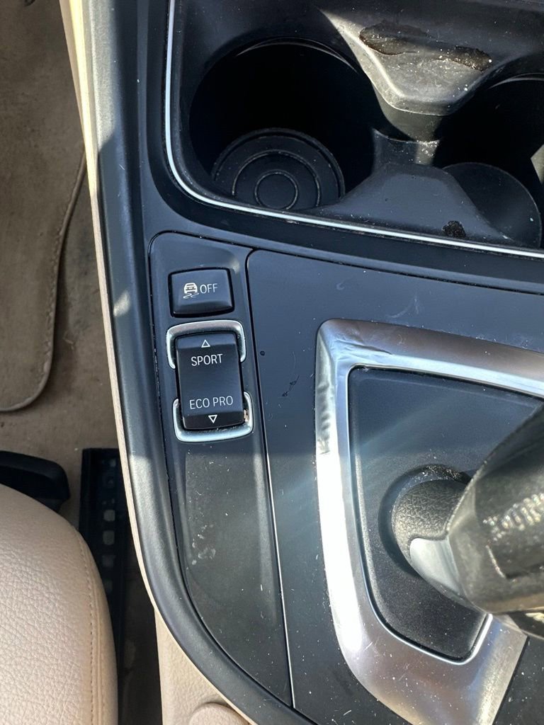 Used 2015 BMW 320i xDrive Sedan image 23