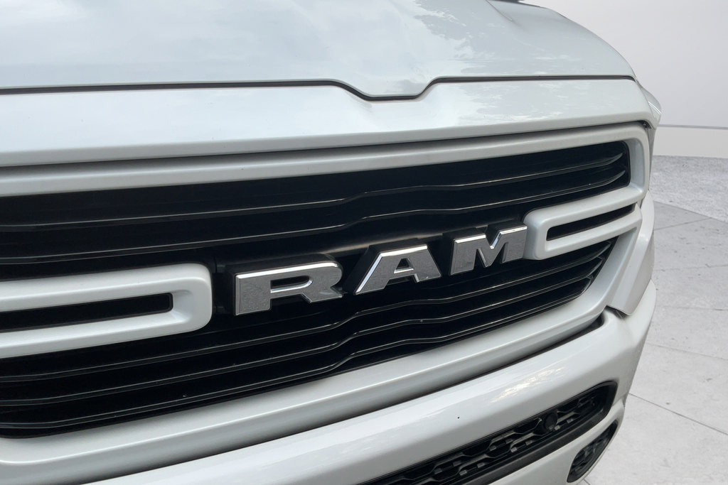 Used 2019 RAM 1500 Laramie AWD/4WD image 31