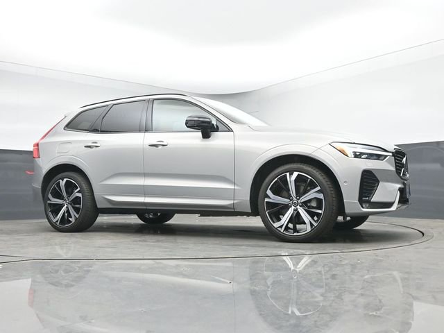 Used 2023 Volvo XC60 B6 Ultimate w/ Climate Package image 38
