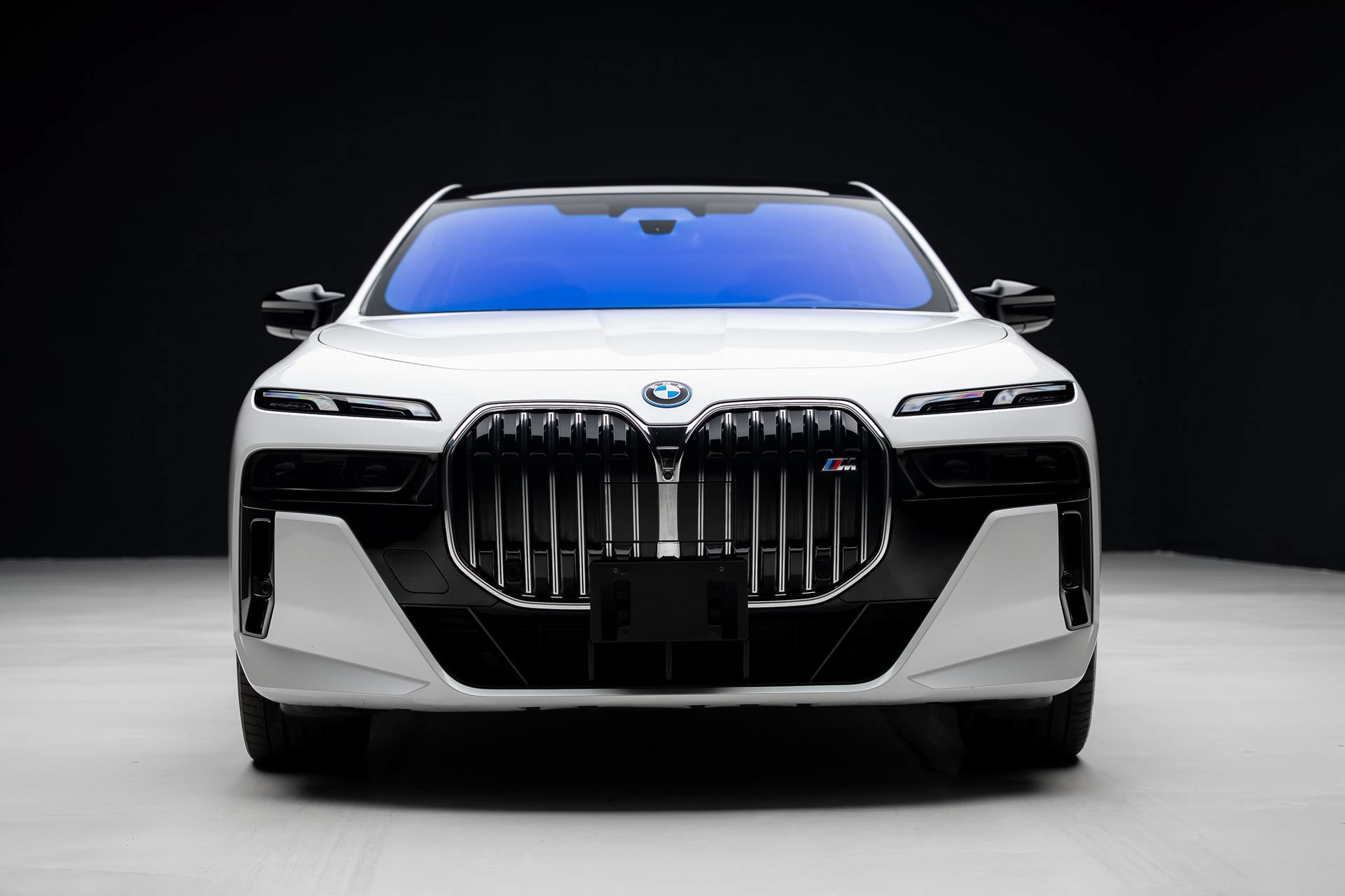 Used 2024 BMW i7 M70 AWD/4WD image 8