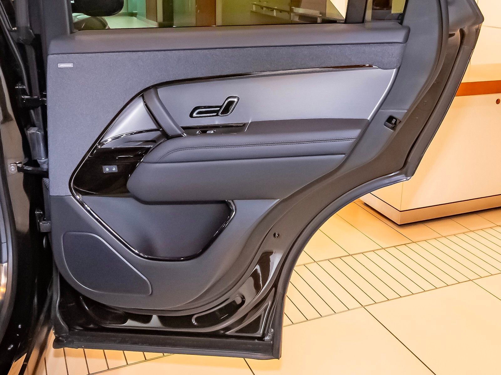 New 2025 Land Rover Range Rover Sport SE image 47