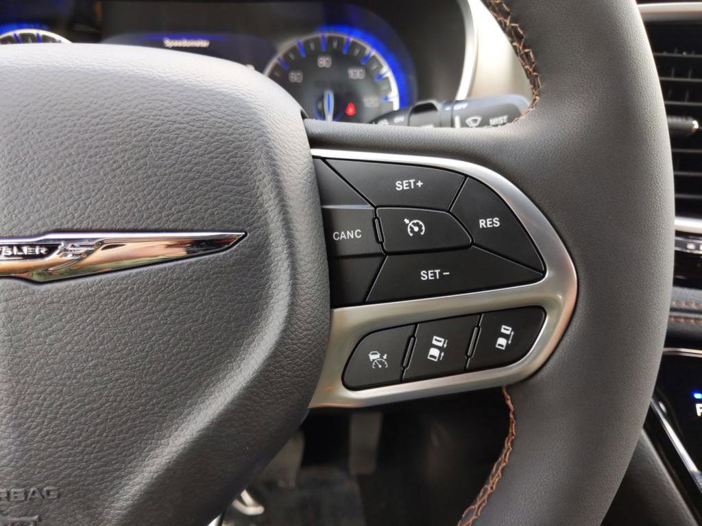 New 2026 Chrysler Pacifica Pinnacle image 24